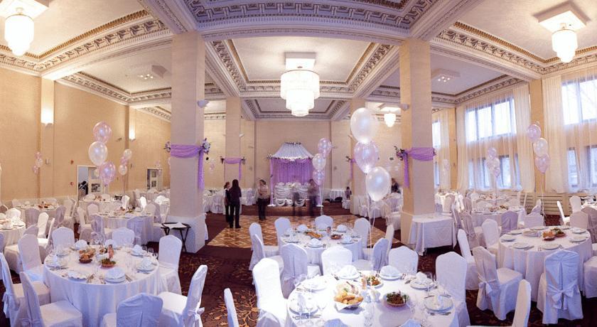 The Dostyk Hotel Almaty Eksteriør bilde