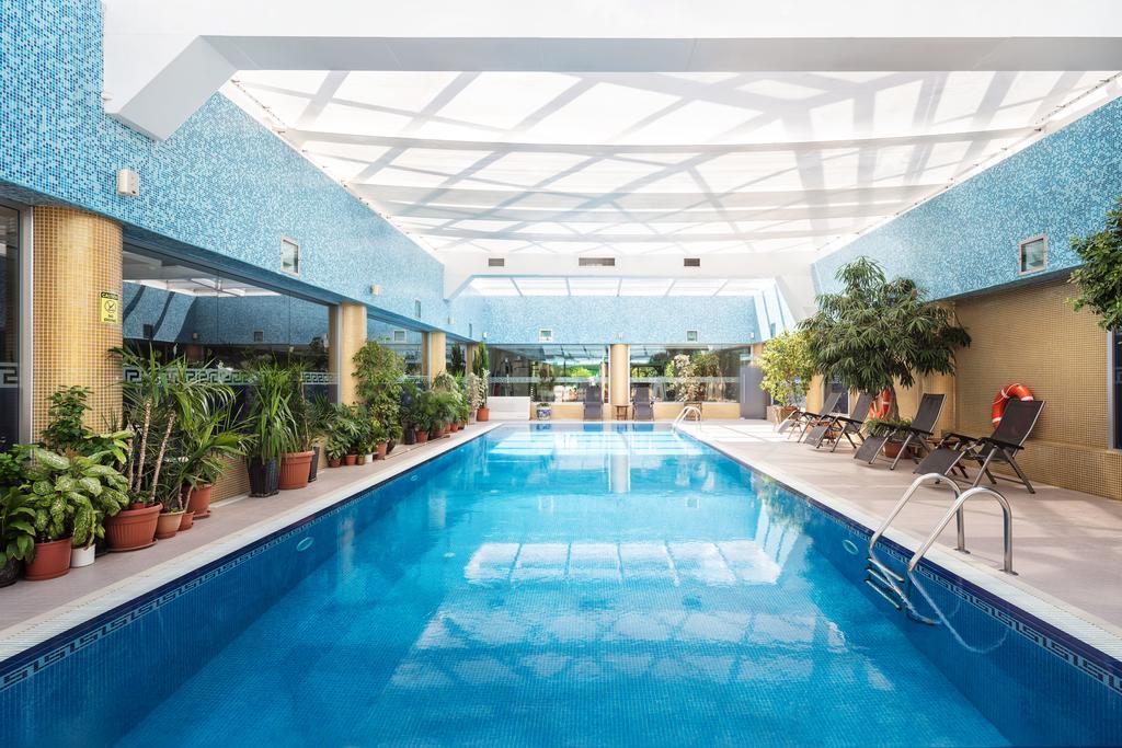 The Dostyk Hotel Almaty Eksteriør bilde