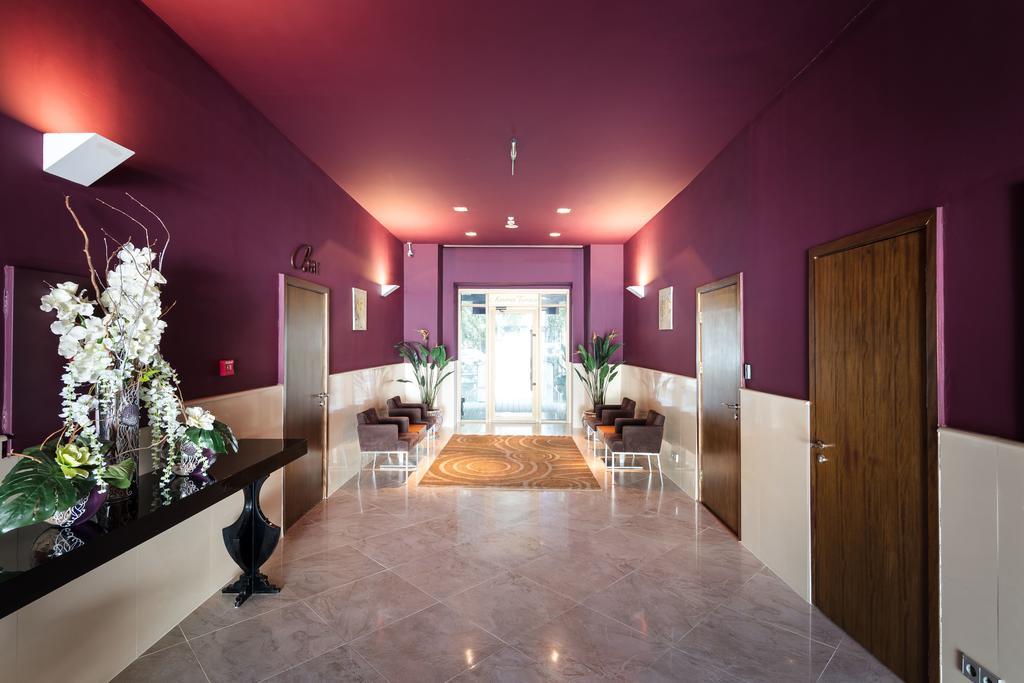 The Dostyk Hotel Almaty Eksteriør bilde