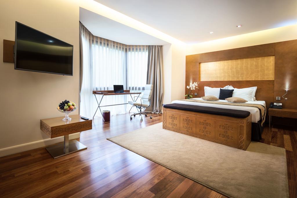 The Dostyk Hotel Almaty Eksteriør bilde