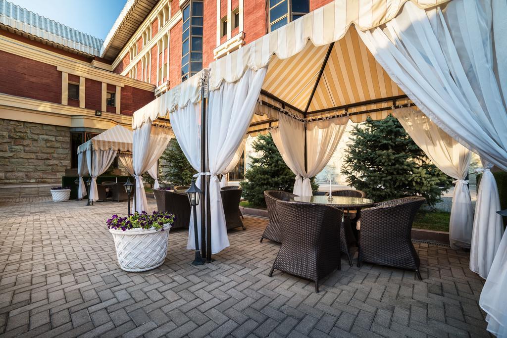 The Dostyk Hotel Almaty Eksteriør bilde